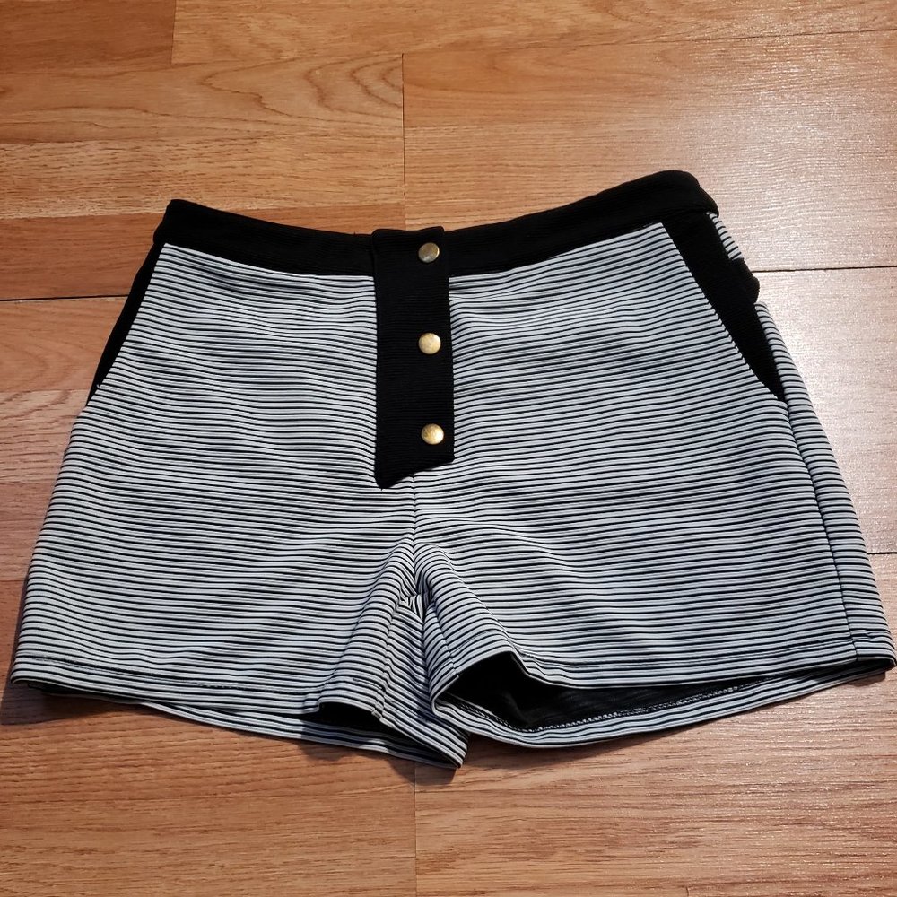 USED Epique Moi Short Shorts Black/White Size M